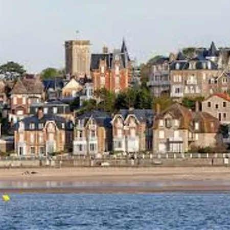 Pres De La - Fr-1-712-10 Villers-sur-Mer